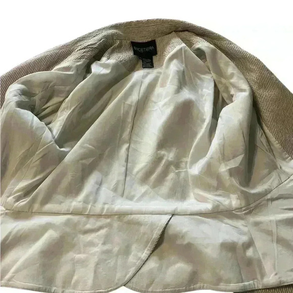 Etcetera Women’s size 10 cream and tan 2 button seersucker blazer. Great fit! - Picture 6 of 10